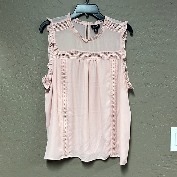 a.n.a Tops - A.n.a ruffled lace Top